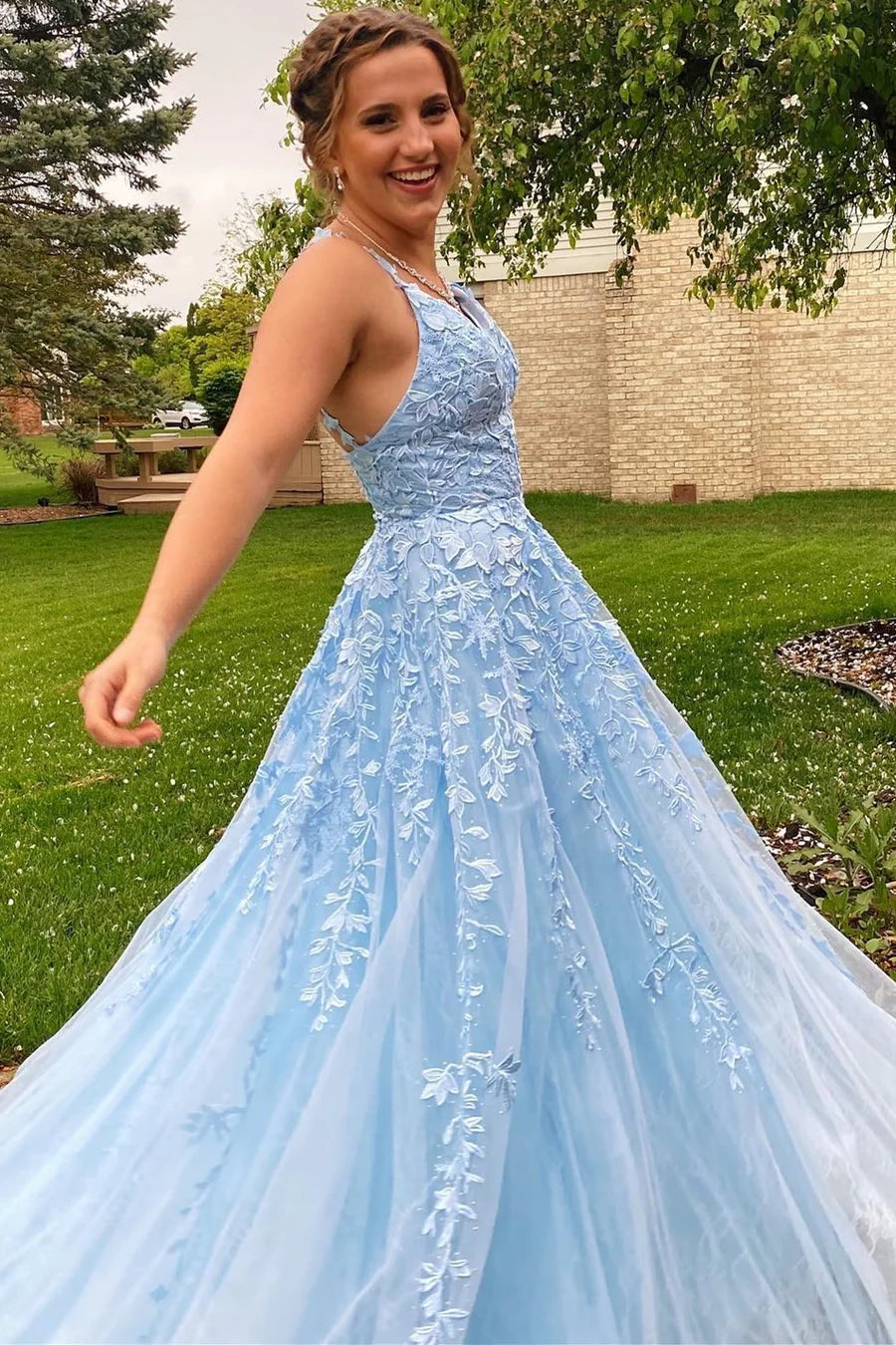 Sky Blue V-Neck Lace Appliques Tulle Long Formal Dress